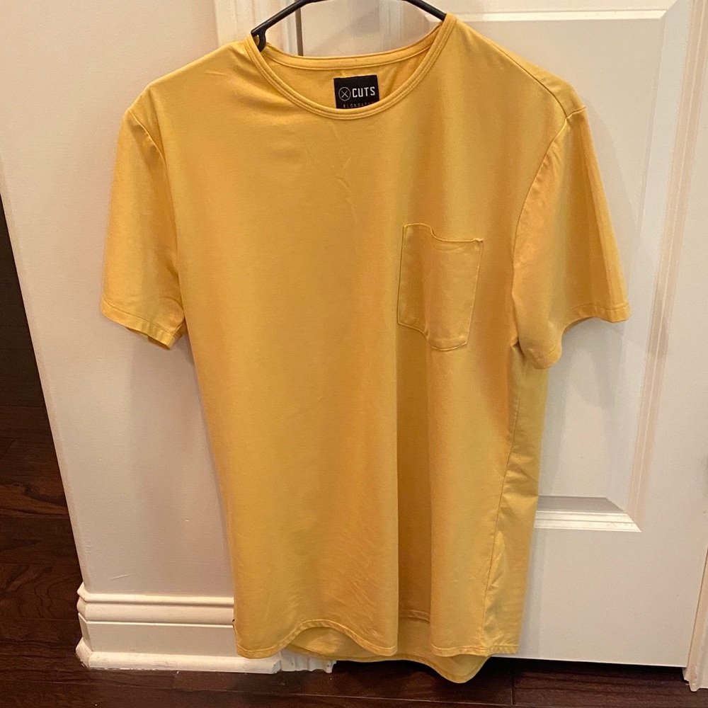 Cuts Clothing Men's Yellow Short Sleeve Tee- medium elongated curved hem